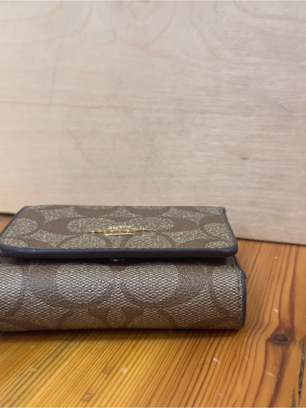 Coach compact card